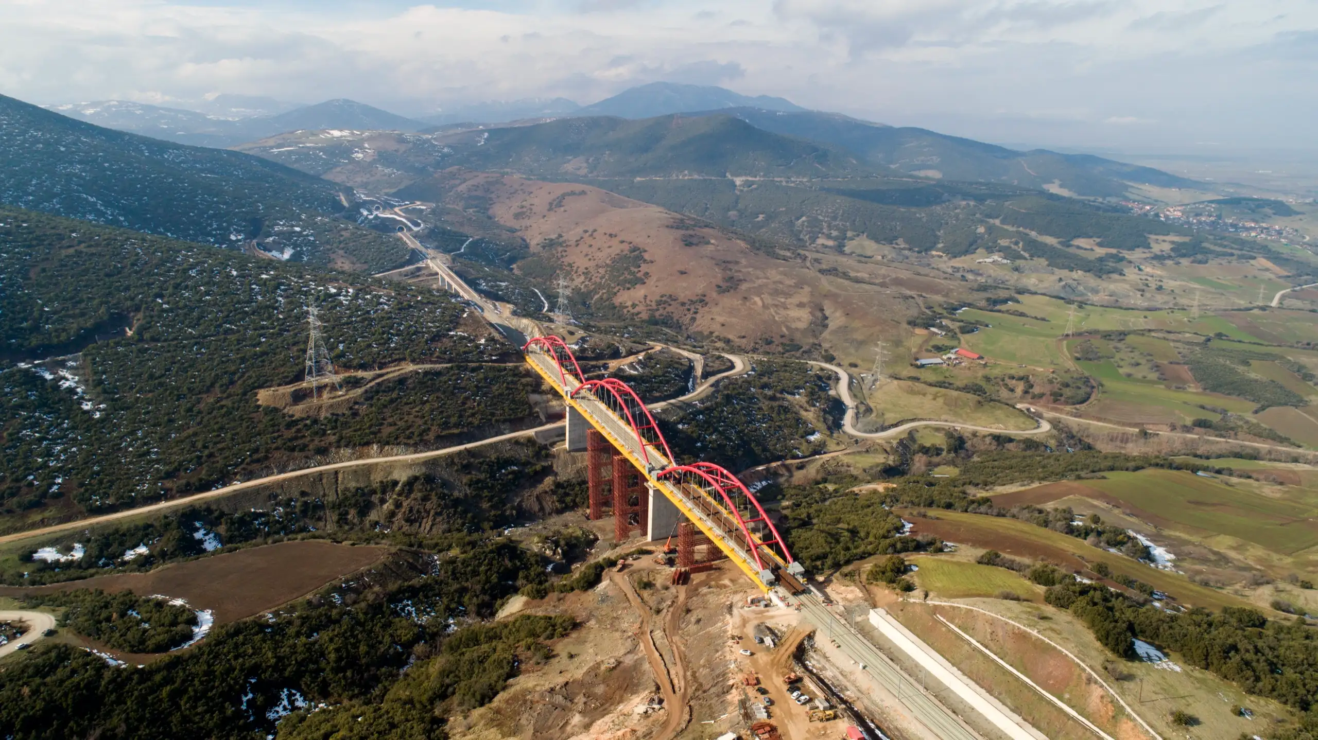 Εξοπλισμός σηματοδότησης δίπλα στη γραμμή Τιθορέα–Δομοκός.