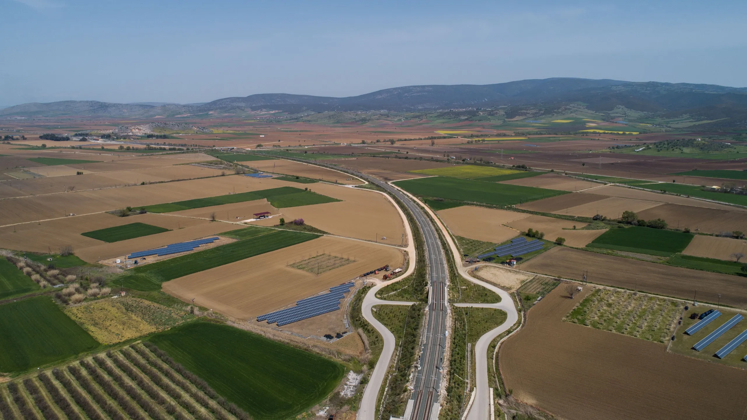 Σιδηροδρομική γραμμή από τον Θαυμακό προς τον Δομοκό.